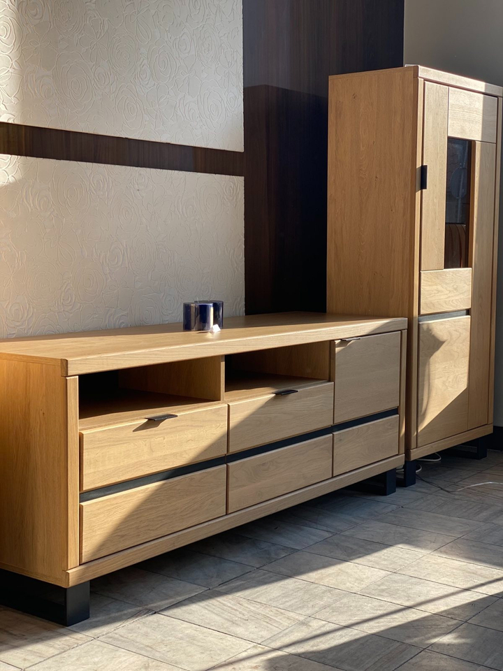 TV alus Mono 01